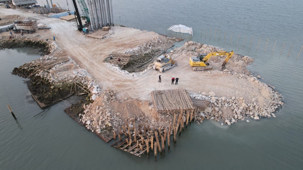 Pengurugan Material Limestone ke PT. Sembilang Barokah Sejahtera Lokasi Reklamasi Pulau Segitiga